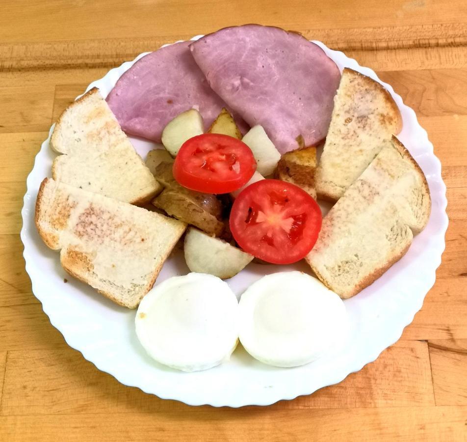 Cozy Corner Motel & Restaurant Haines Junction Εξωτερικό φωτογραφία