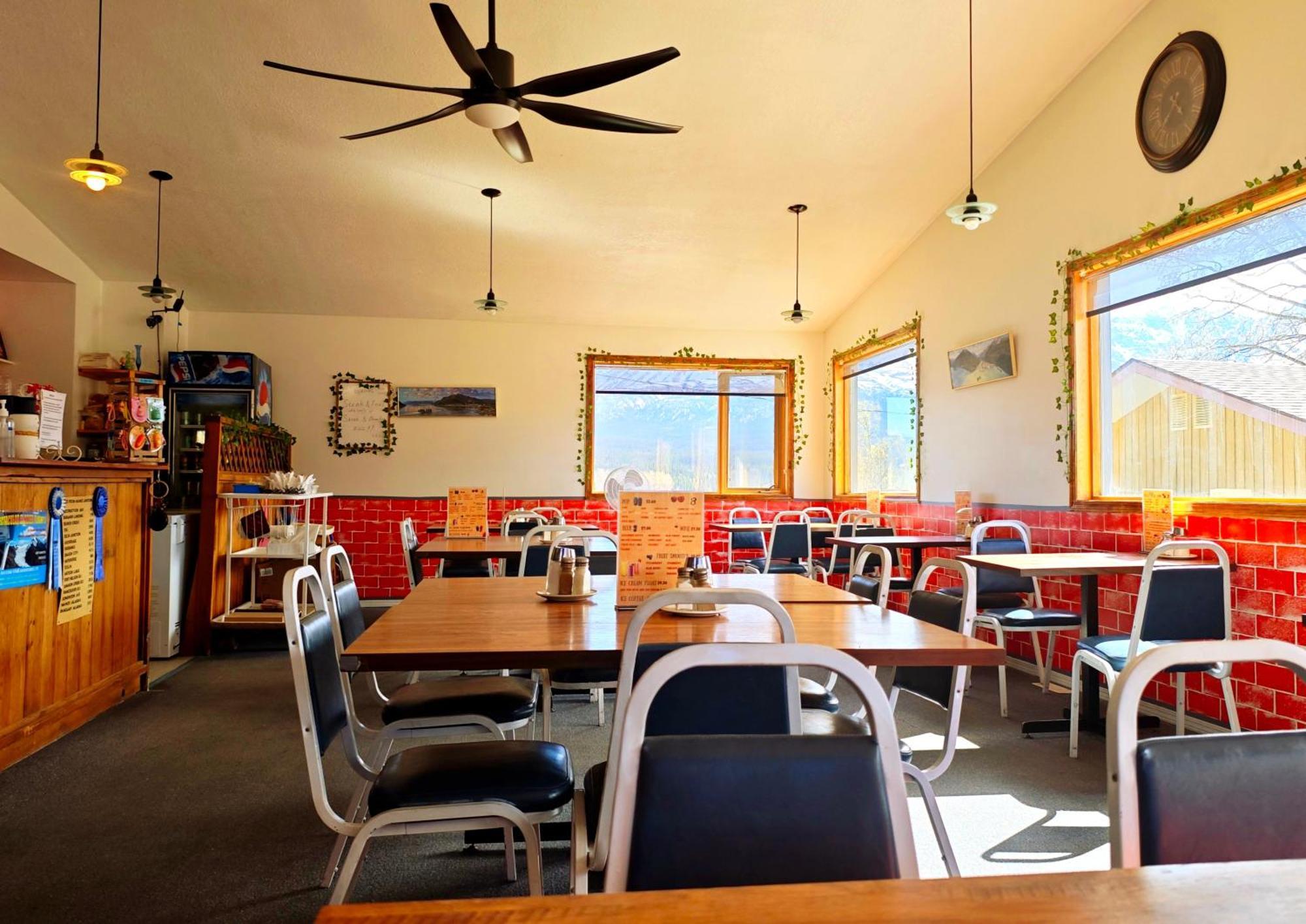 Cozy Corner Motel & Restaurant Haines Junction Εξωτερικό φωτογραφία