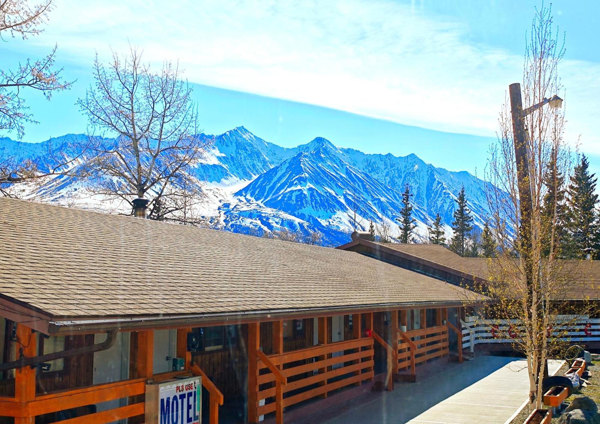 Cozy Corner Motel & Restaurant Haines Junction Εξωτερικό φωτογραφία