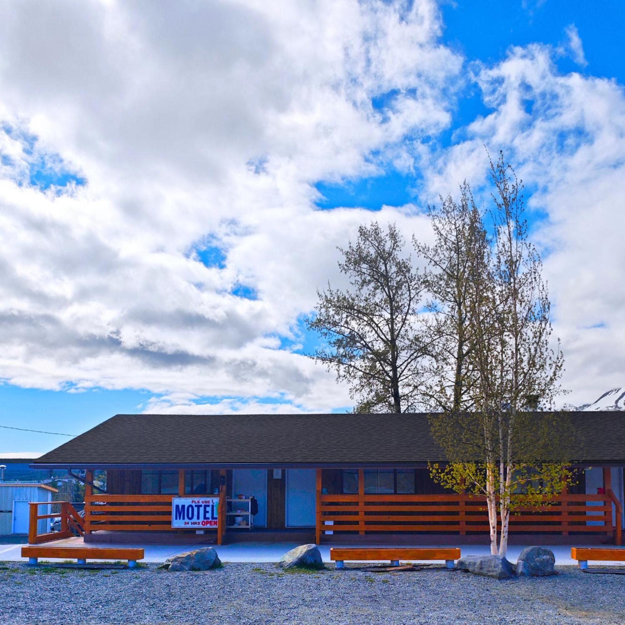 Cozy Corner Motel & Restaurant Haines Junction Εξωτερικό φωτογραφία
