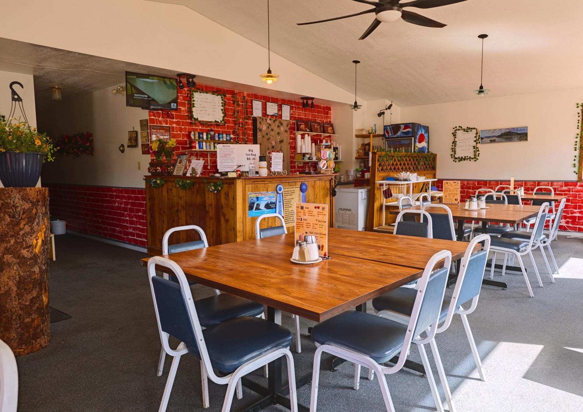 Cozy Corner Motel & Restaurant Haines Junction Εξωτερικό φωτογραφία