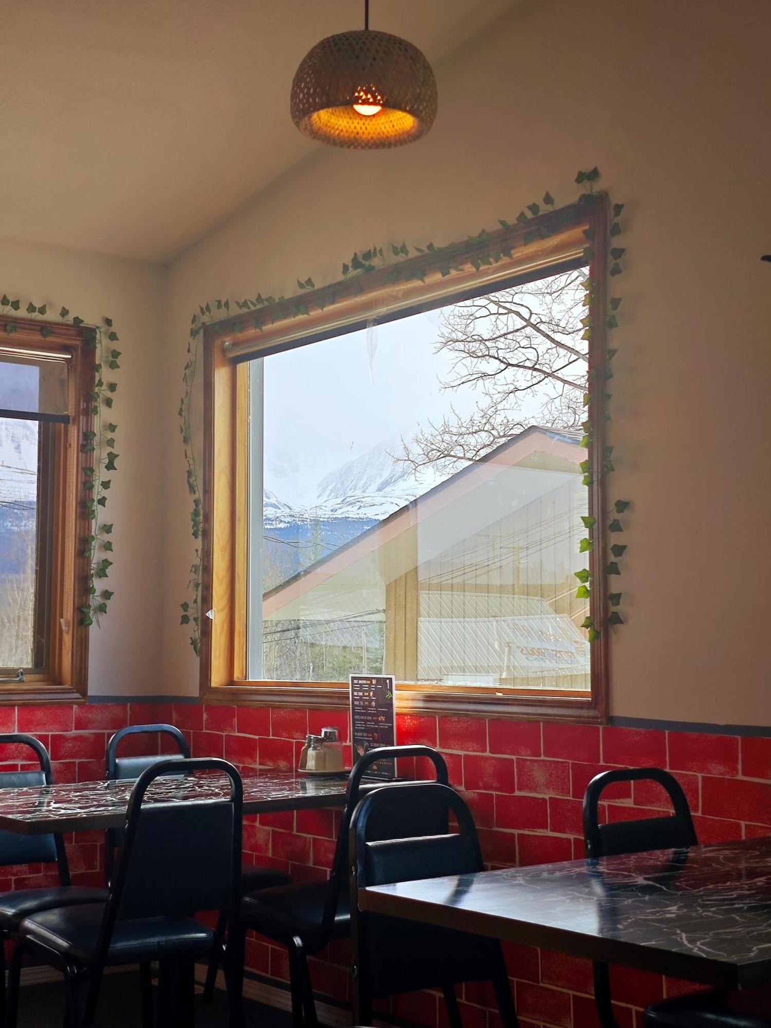 Cozy Corner Motel & Restaurant Haines Junction Εξωτερικό φωτογραφία